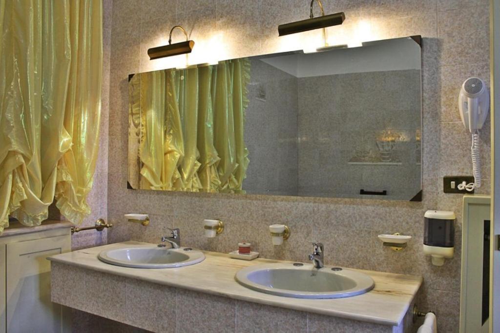 Hotel Ristorante La Torretta Bianzè Eksteriør bilde