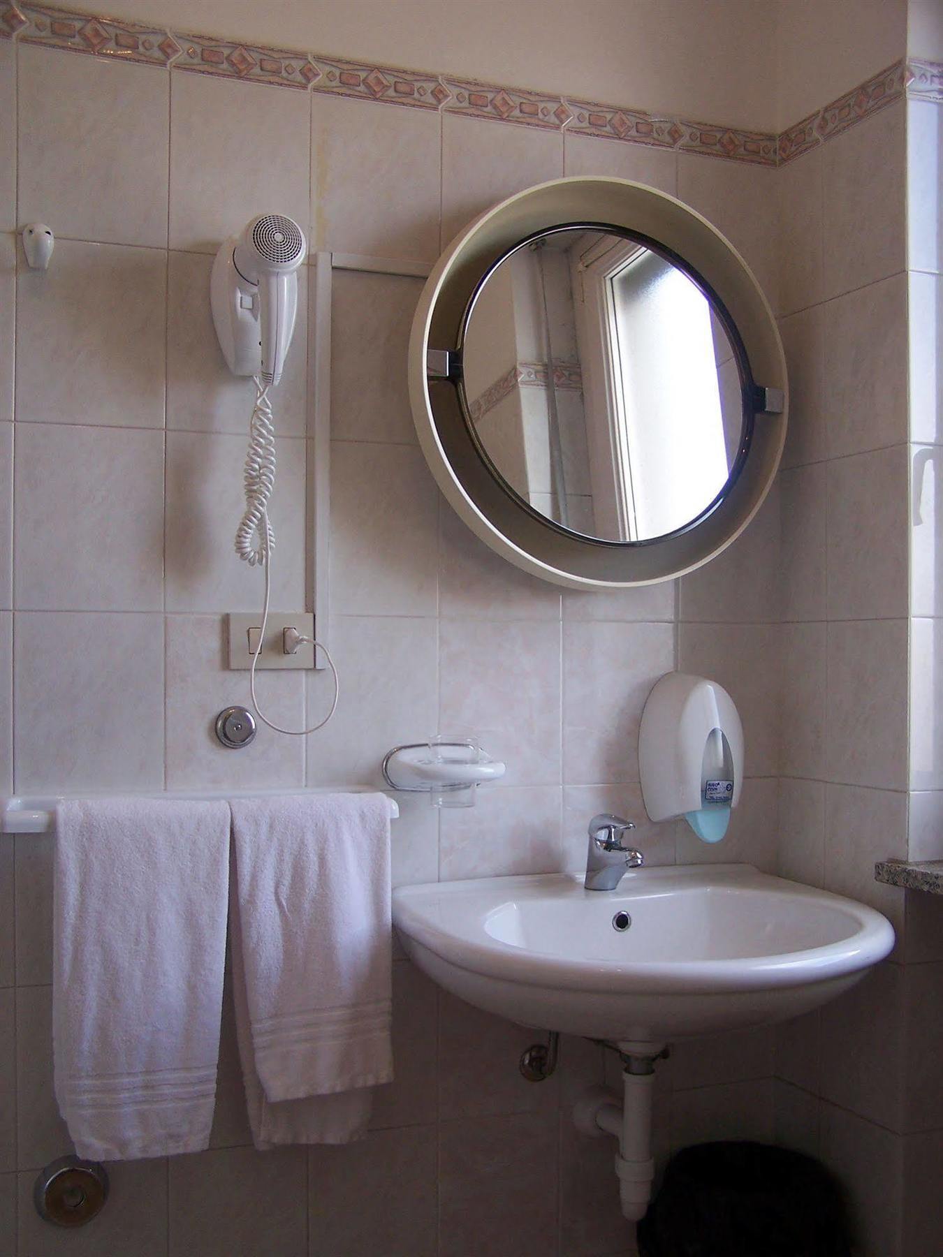 Hotel Ristorante La Torretta Bianzè Eksteriør bilde
